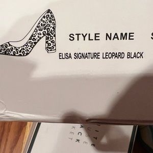 White House Black Market Leopard high heel size 8